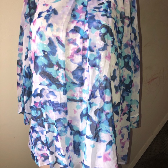 Jennifer Lopez cold shoulder Multi-color top - Picture 4 of 10